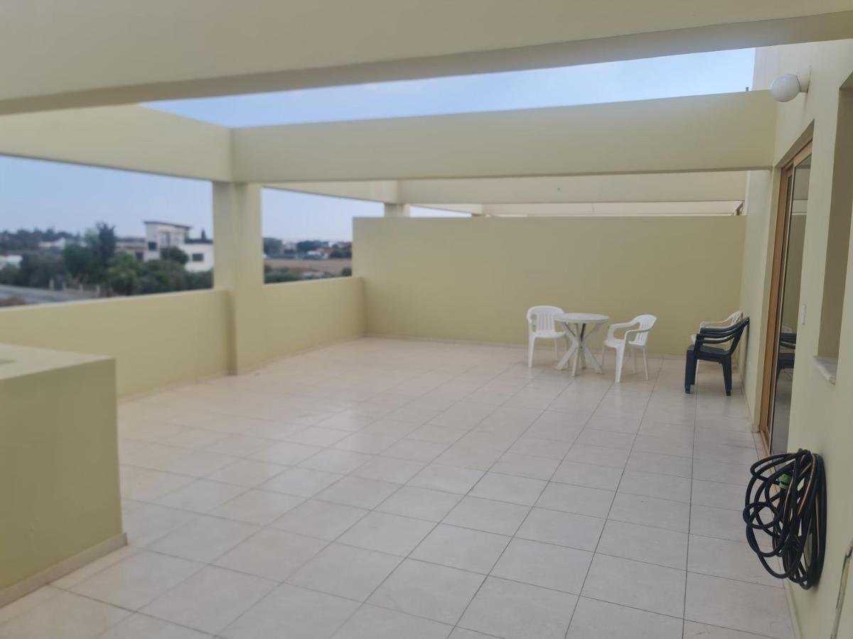 Top Floor 1 Bdrm Aprtrmnt Daire Dromolaxia Dış mekan fotoğraf